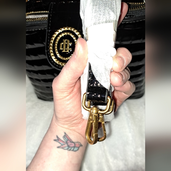 NWT!! TRENDY PATENT LEATHER SATCHEL - Picture 4 of 14